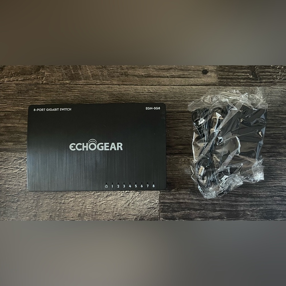 Echogear 8 port Gigabit Switch